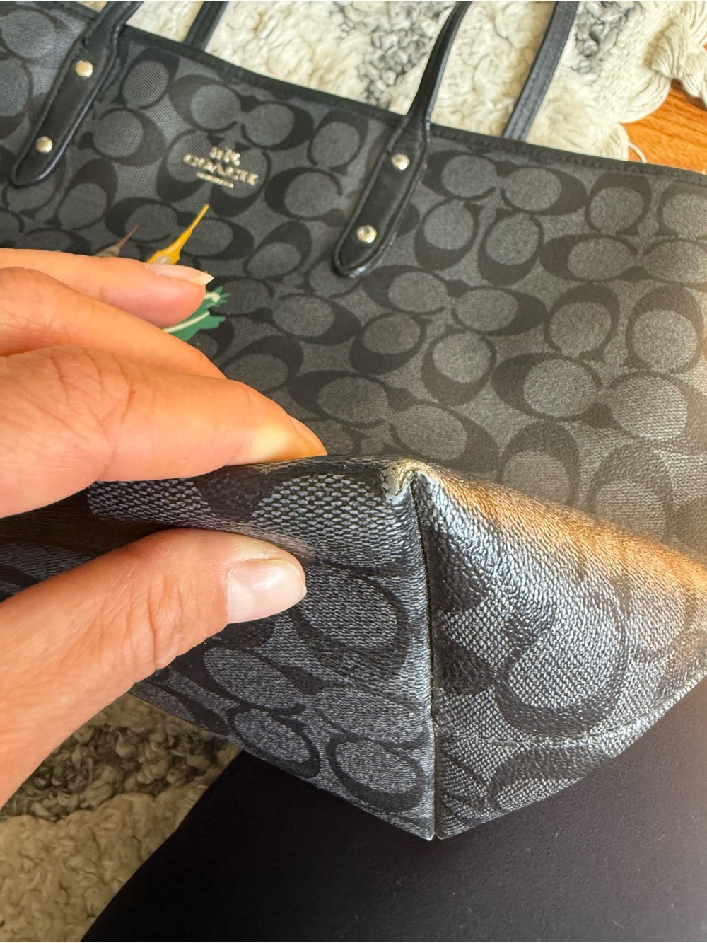 Coach NYC Skyline Zip Tote - Picture 4 of 8